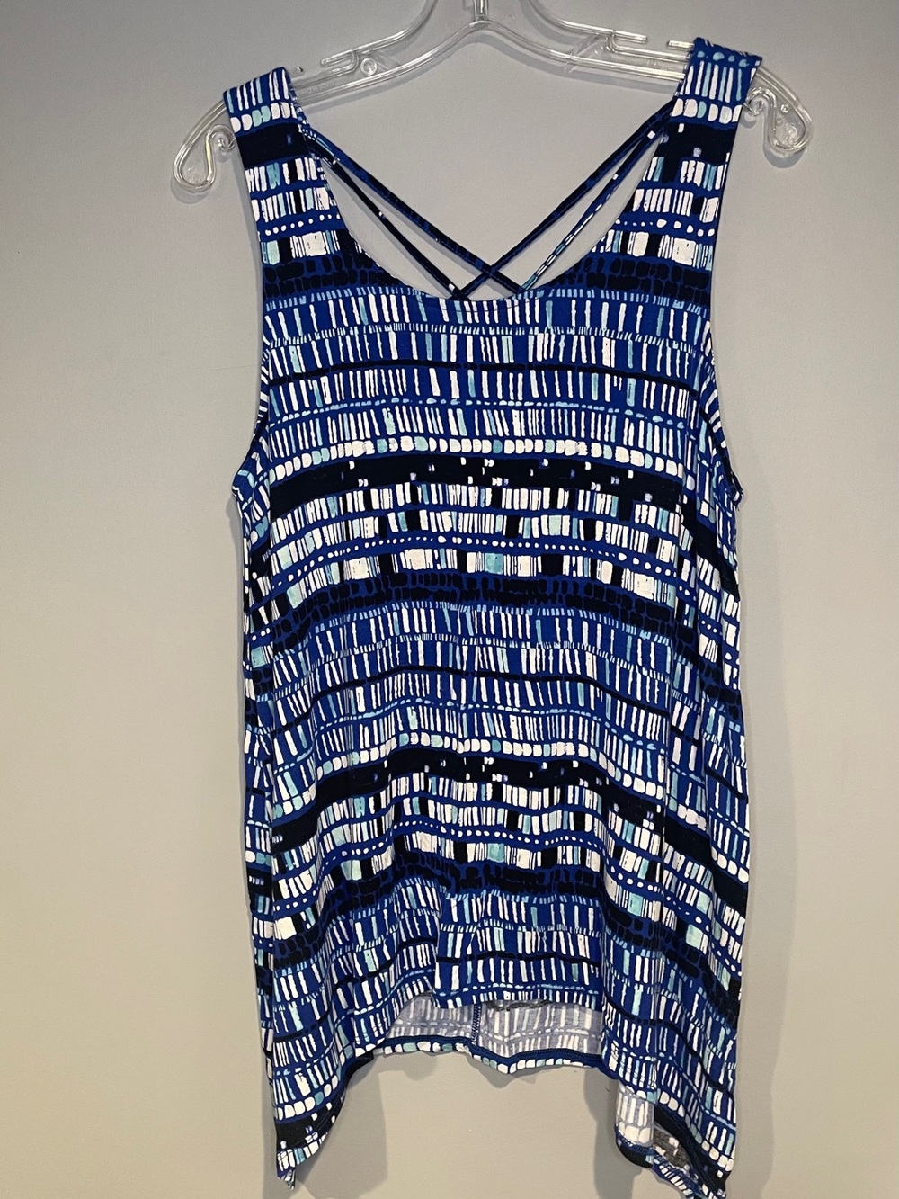 Women’s Apt 9 Tank Tops Blue White Abstract Print Rayon Strappy Size Large